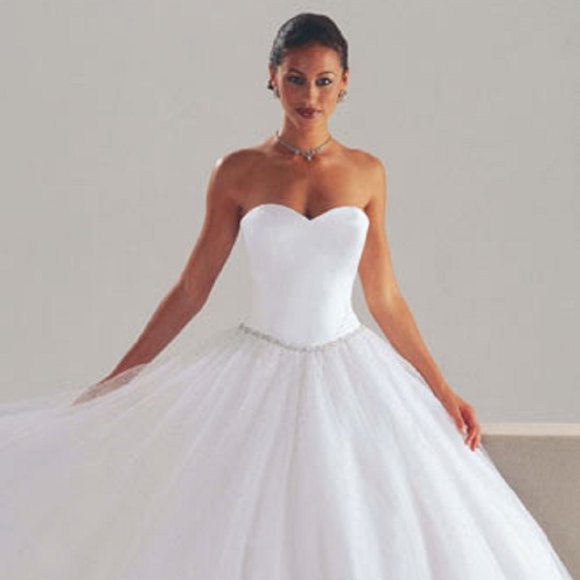 Classic Ballgown - Picture 1 of 1